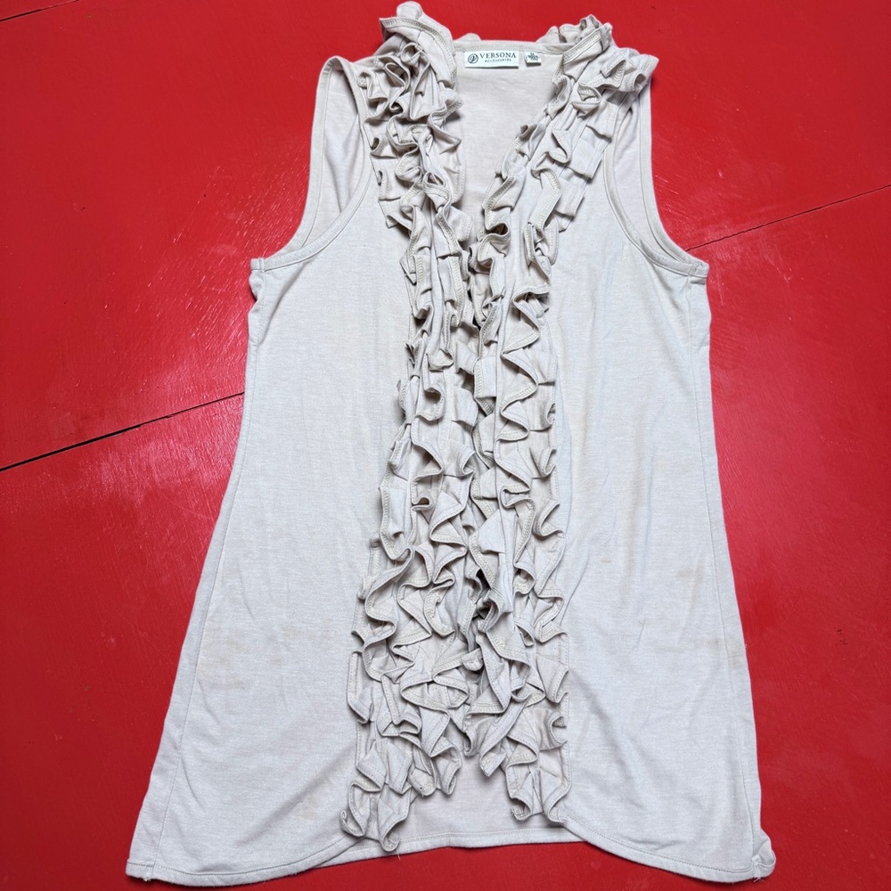VERSONA OFF WHITE TAN RUFFLE VEST